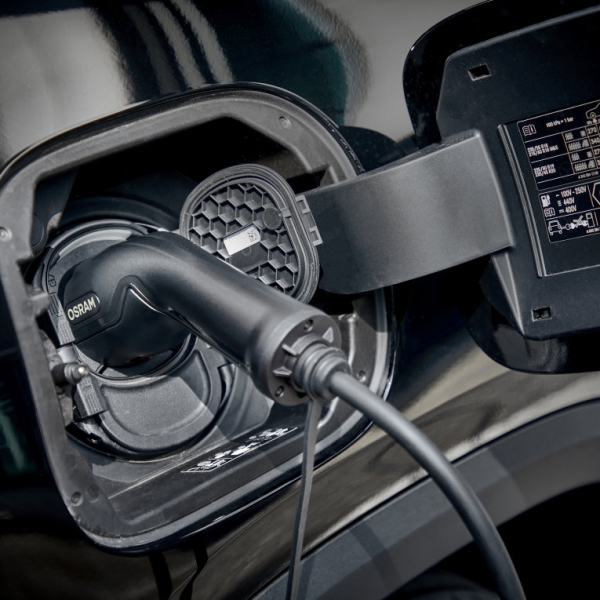 Câble de charge pour véhicule hybride/électrique Type 2 OSRAM