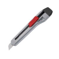 Cutter plastique lame 18mm
